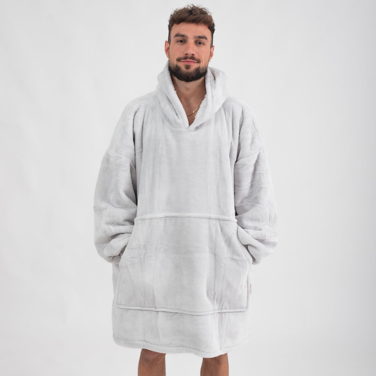 Silver Grey Puló